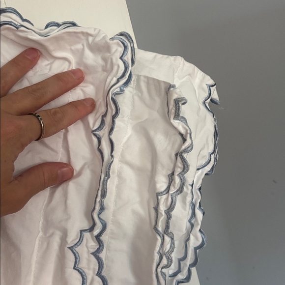 Melange Home Twin Elegant White Duvet Cover with Blue Scalloped Trim - Picture 2 of 6